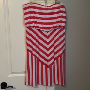 Strapless coral & white short dress